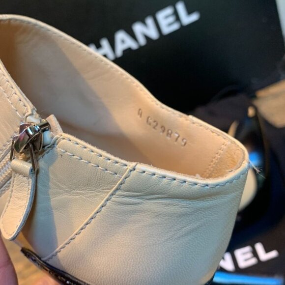 CHANEL NEW Open Toe Leather Ankle Boot Bootie Black & Tan CC Logo EU 38 US 7-7.5 - Picture 11 of 12